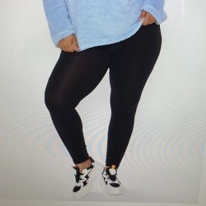 Fashion Nova Black Legging NWT